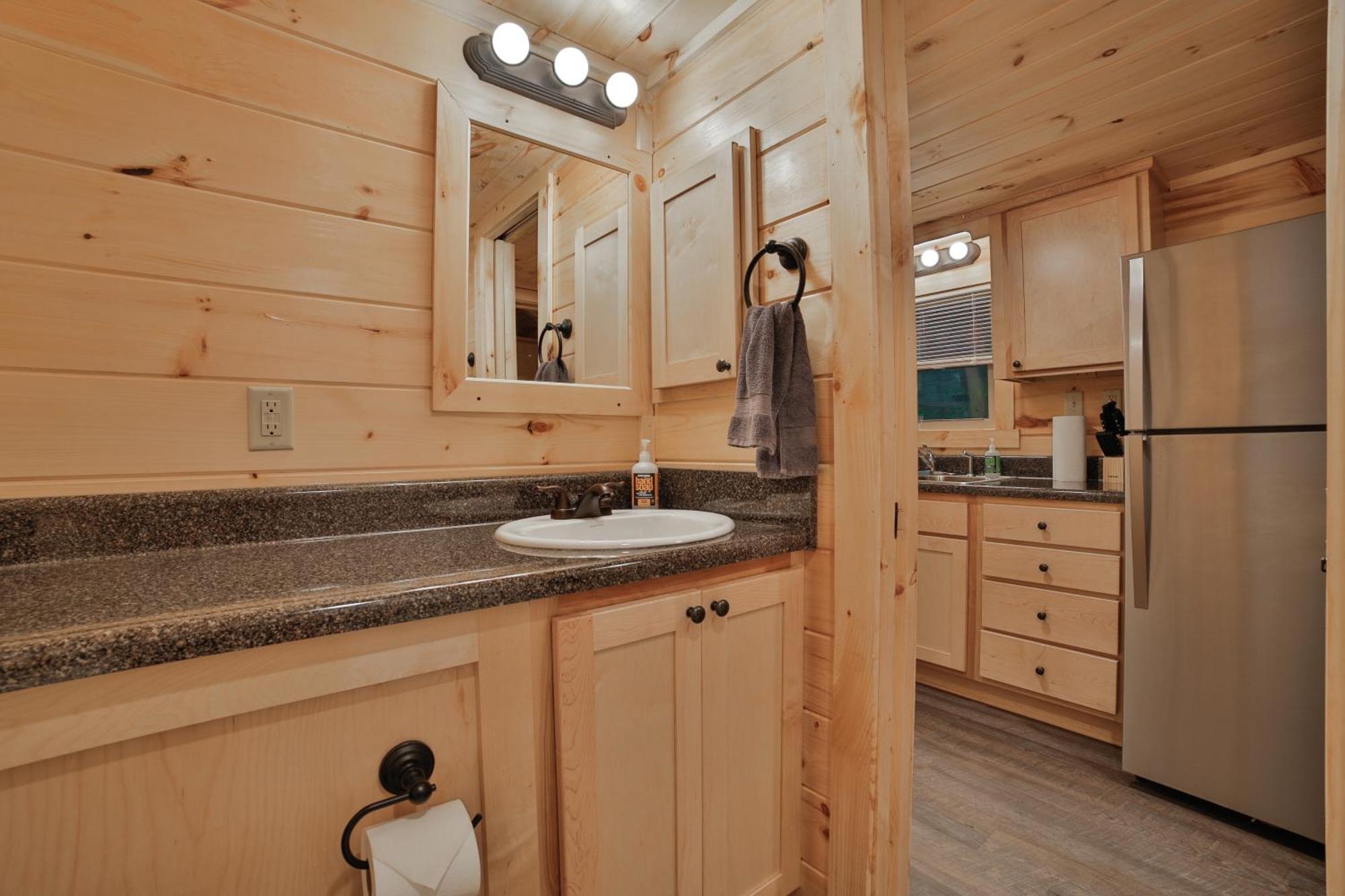 Tiny Cabin Village Private Hot Tub Lynda Cabin Чаттануґа Екстер'єр фото